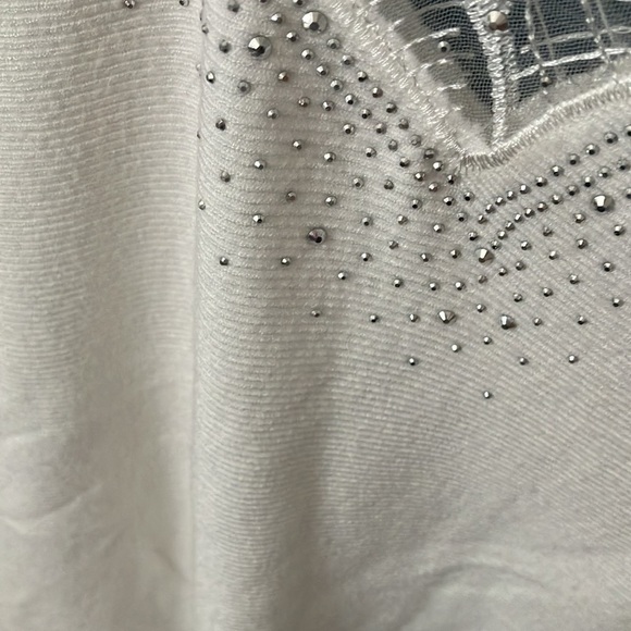 Tahari: Lace & embroidered sleeve Knit compression/natural stretch- Sweater- 3XL - Picture 11 of 16